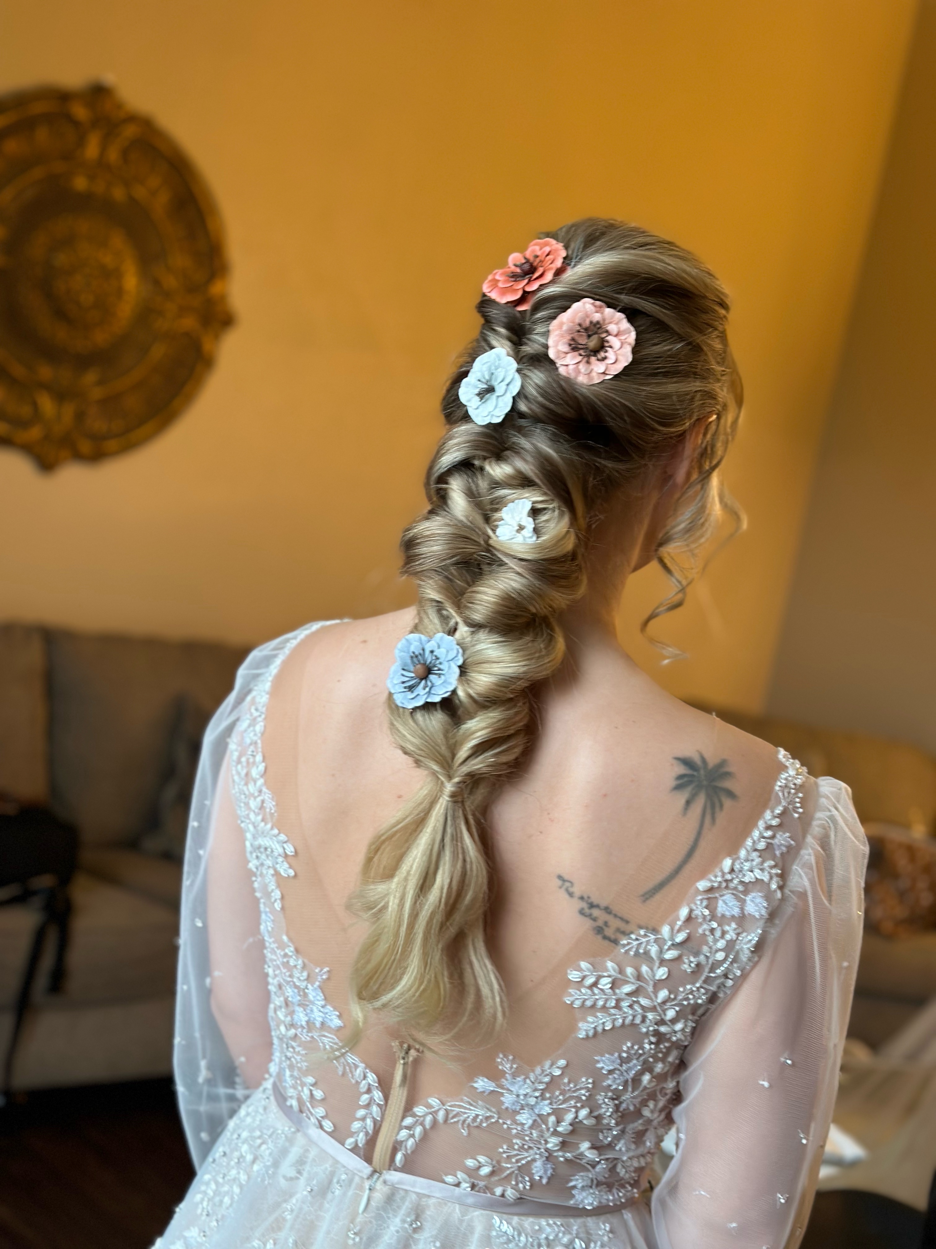 Bridal hair braid detail by Andreina